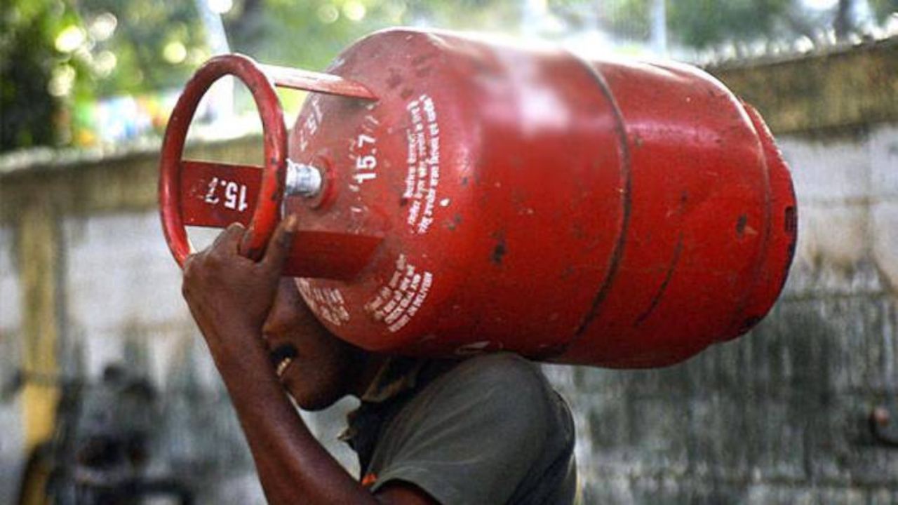 സംസ്ഥാനത്തെ LPG സിലിണ്ടര്‍ ട്രക്ക് ഡൈവര്‍മാര്‍ നവംബര്‍ 5 മുതല്‍ അനിശ്ചിതകാലപണിമുടക്കിലേക്ക്