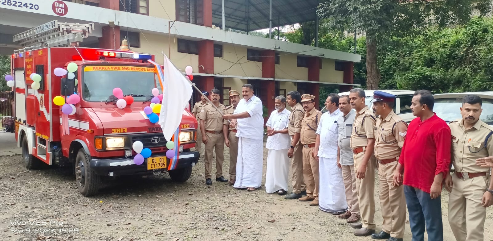 കോതമംഗലം അഗ്നിരക്ഷാനിലയത്തിന് പുതിയ വാഹനം; ആന്റണി ജോൺ എം.എൽ.എ ഫ്ലാഗ് ഓഫ് ചെയ്തു