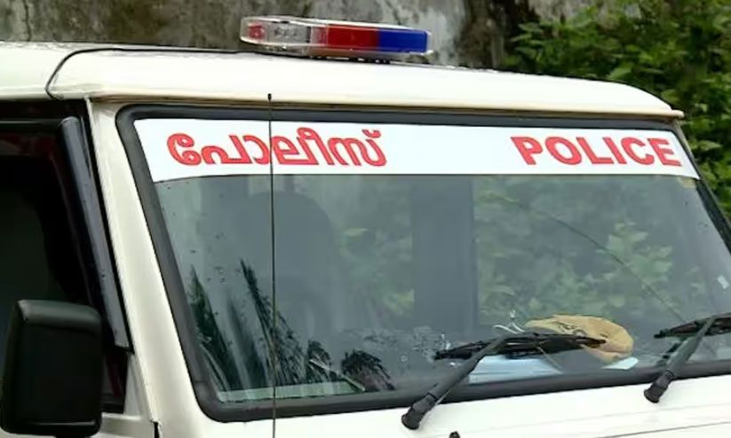 പൊലീസ് സേവന നിരക്കുകള്‍ കുത്തനെ കൂട്ടി; ആരാധനാലയങ്ങളുടേതടക്കം ഘോഷയാത്രകൾ നടത്തണമെങ്കിൽ ഫീസ് അടക്കണം