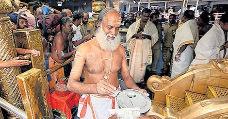 കന്നിമാസപൂജ; ശബരിമല ക്ഷേത്രനട തുറന്നു. സെപ്റ്റംബർ 22 വരെ ക്ഷേത്രനട തുറന്നിരിക്കും.