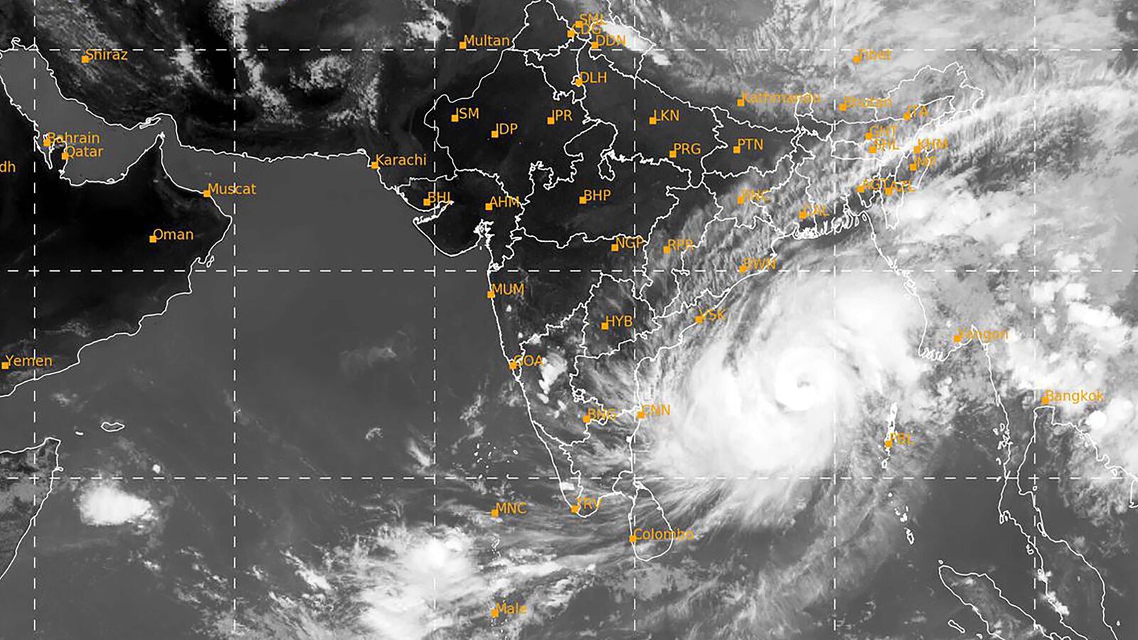 തമിഴ്നാട് തീരത്ത് ചക്രവാതച്ചുഴി; കേരളത്തിൽ ഞായറും തിങ്കളും മഴ കനക്കും